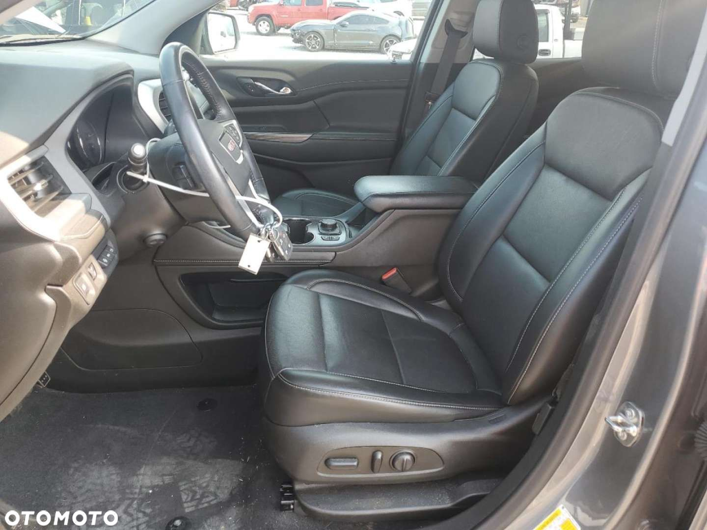 GMC Acadia - 8