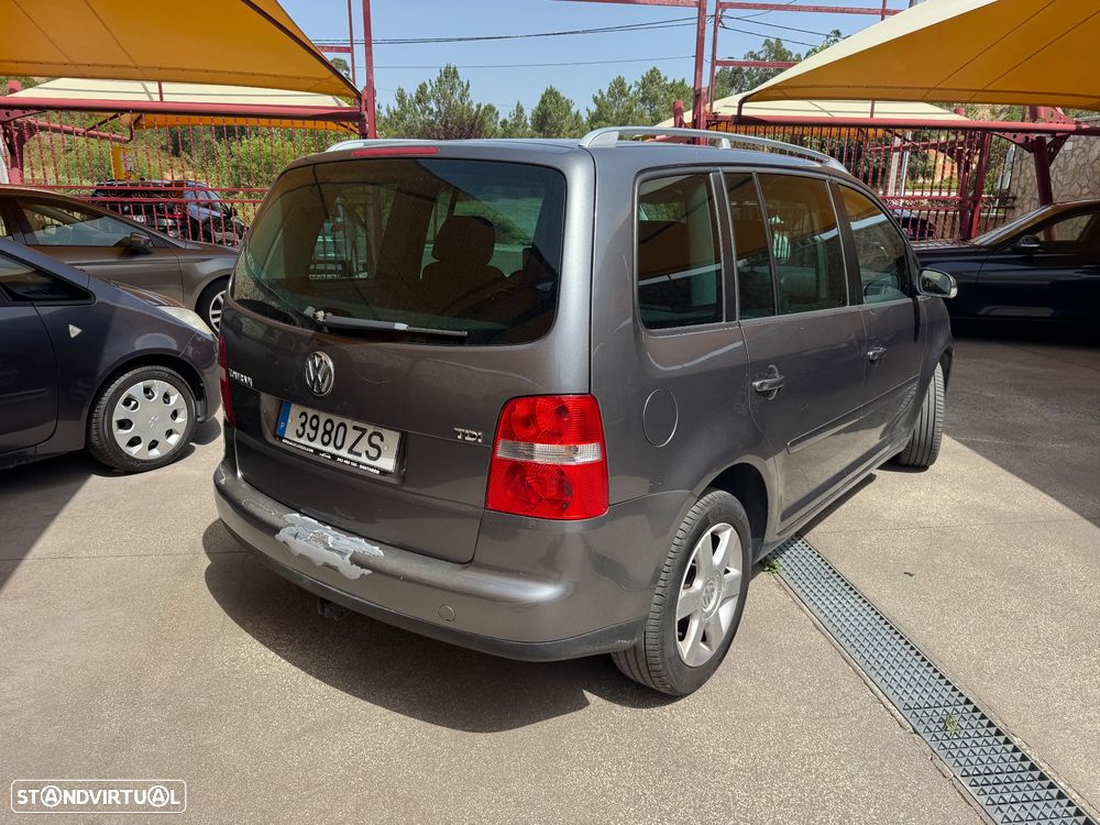 VW Touran 1.9 TDi Highline 7L DSG - 4