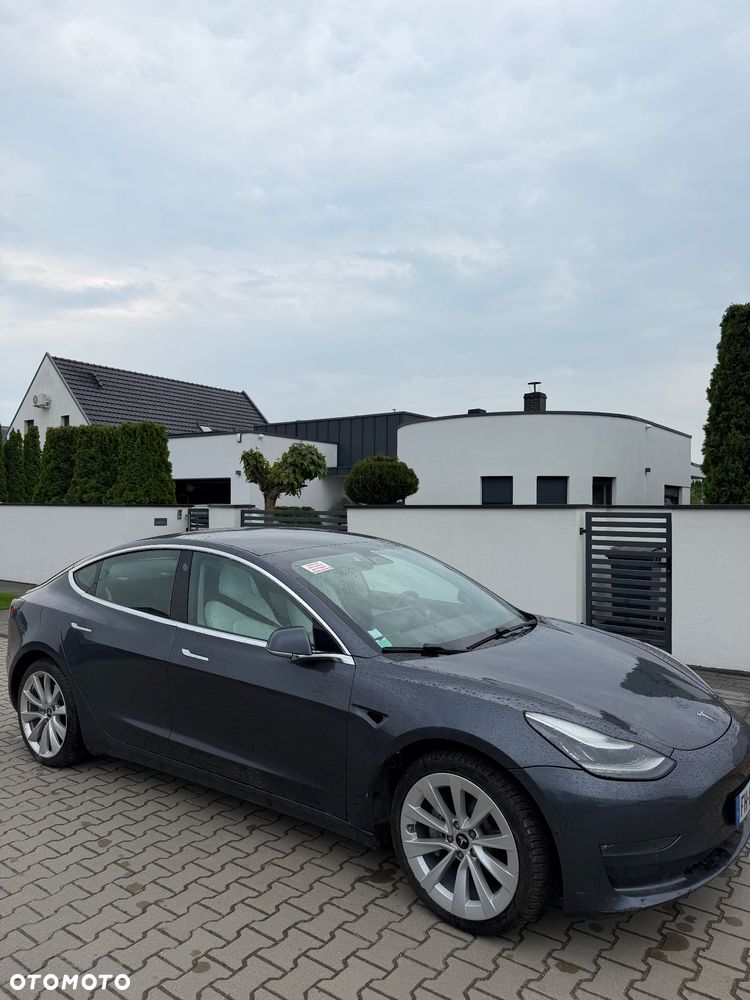 Tesla Model 3 - 7