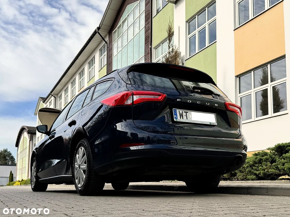 Ford Focus 1.0 EcoBoost Trend - 33