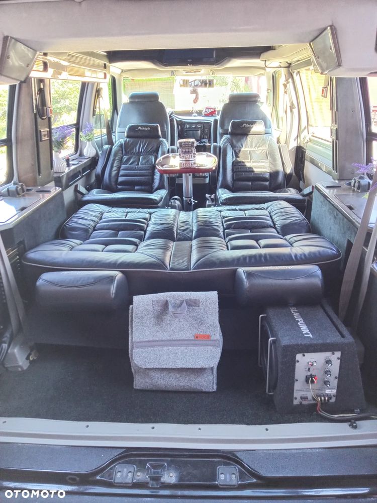 Chevrolet Astro - 29