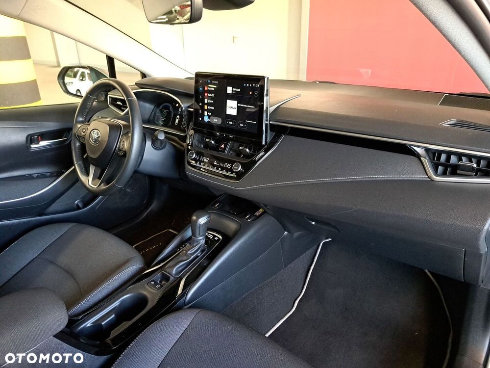Toyota Corolla 1.8 Hybrid Comfort - 17