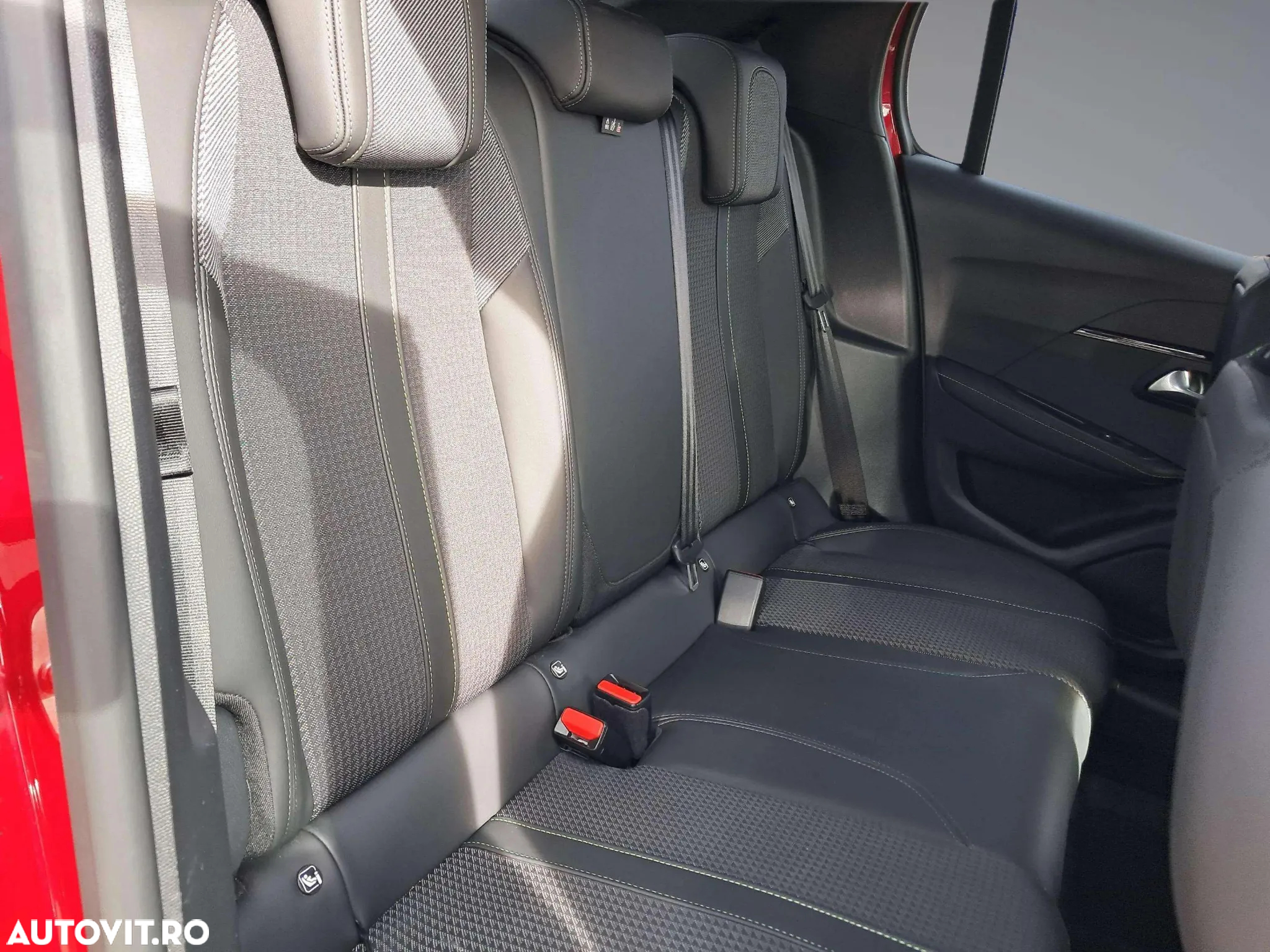Peugeot 208 e-208 GT - 16