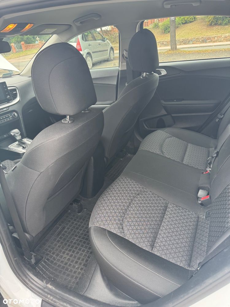 Kia Ceed 1.5 T-GDI M DCT - 11