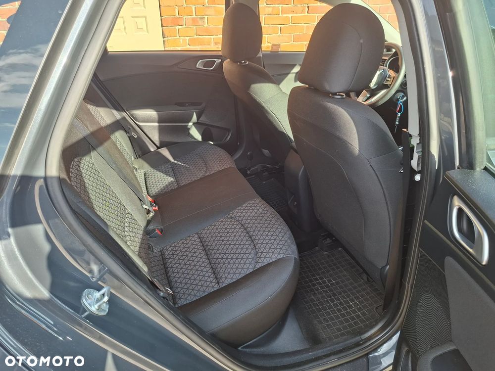 Kia Ceed - 11