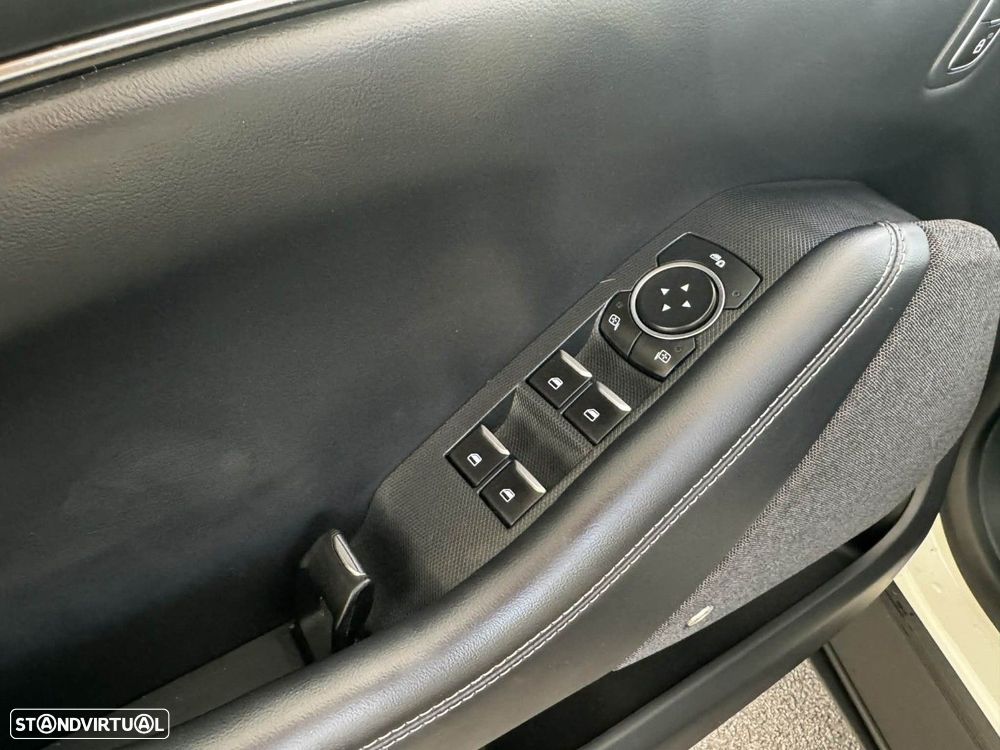 Ford Mustang Mach-E 75.7 kWh Base - 25