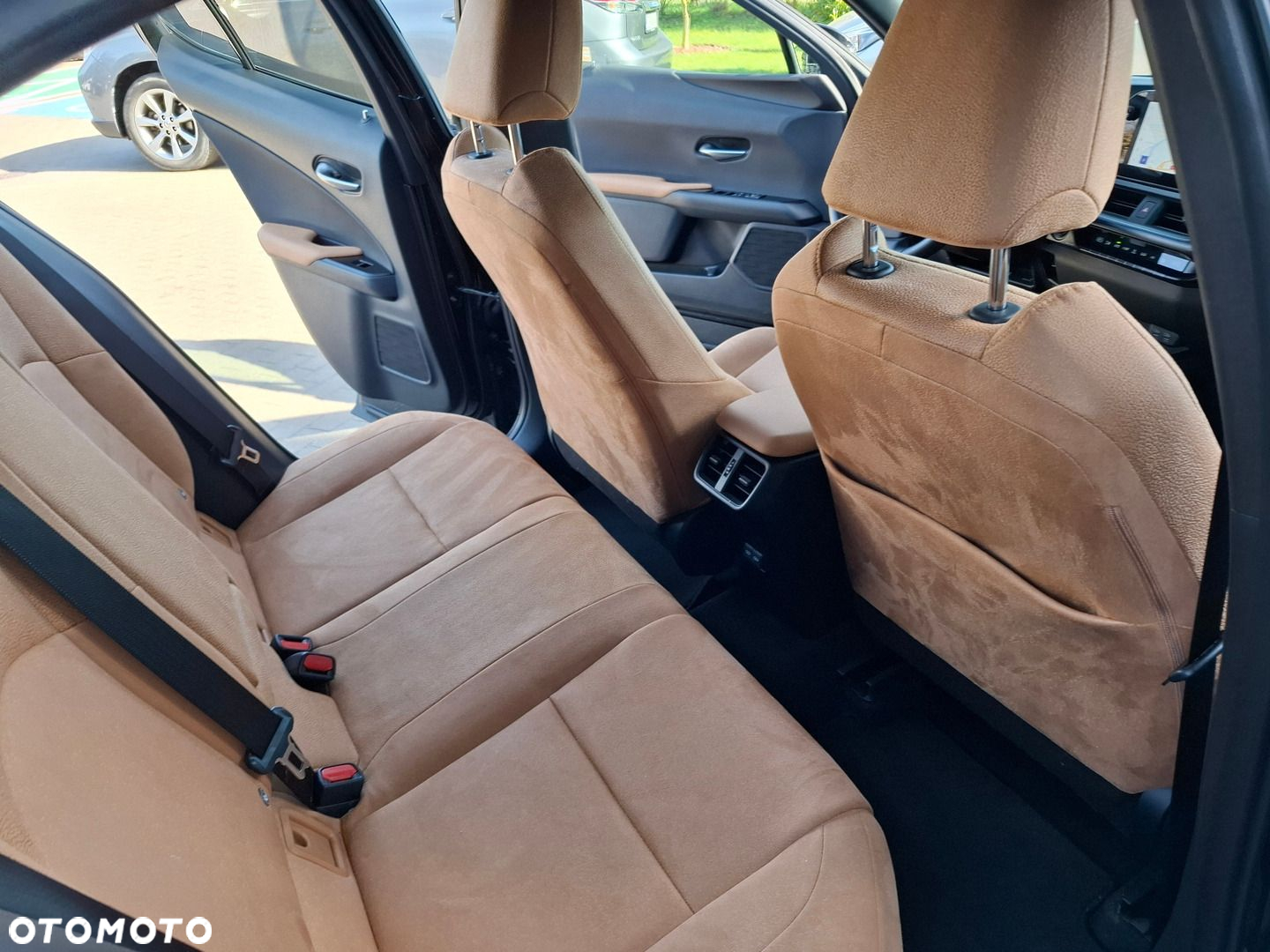 Lexus UX - 23