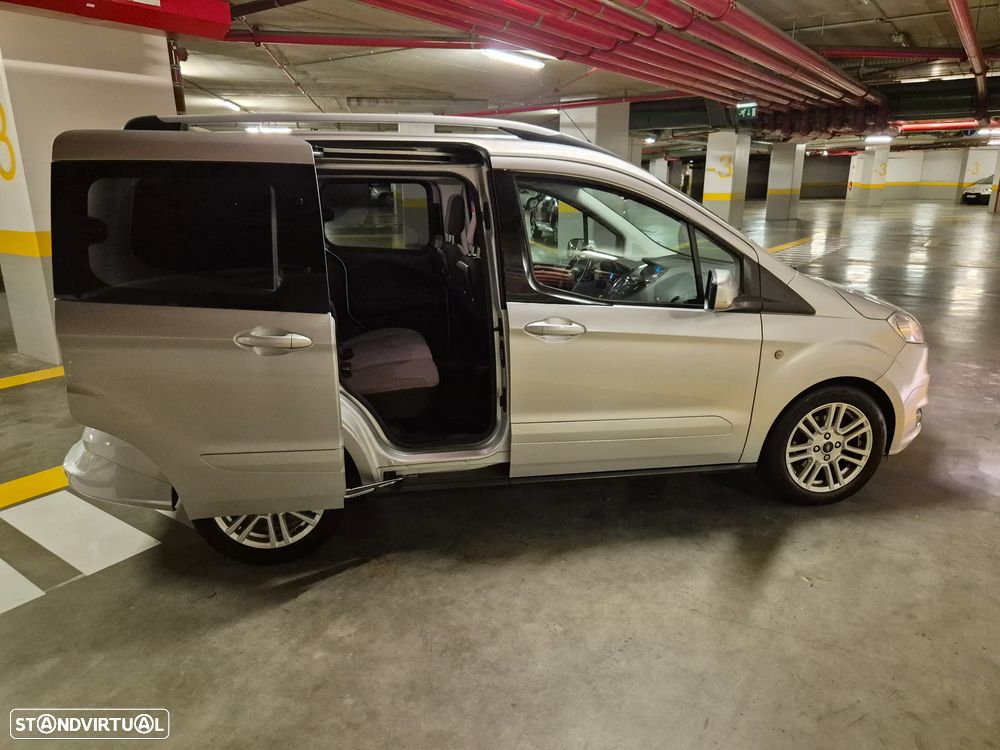 Ford Tourneo Courier 1.0 EcoBoost Titanium - 33