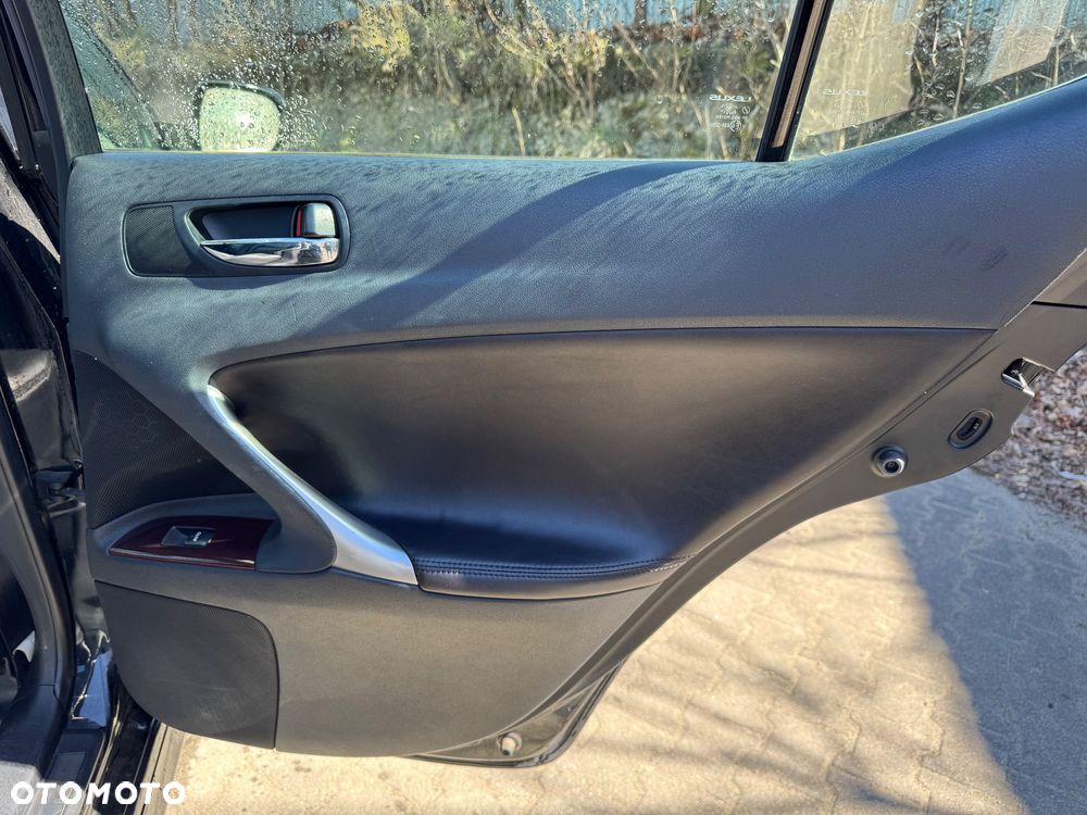 Lexus IS 220 D Prestige - 12