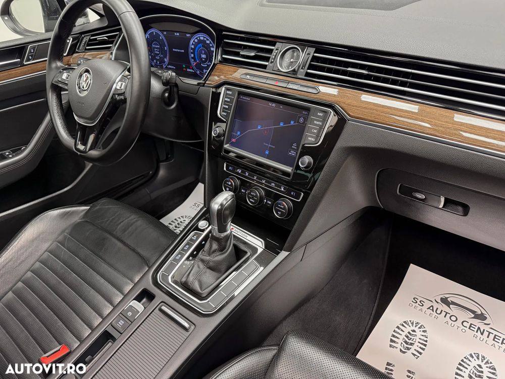 Volkswagen Passat Variant 2.0 TDI DSG 4Motion Highline - 16