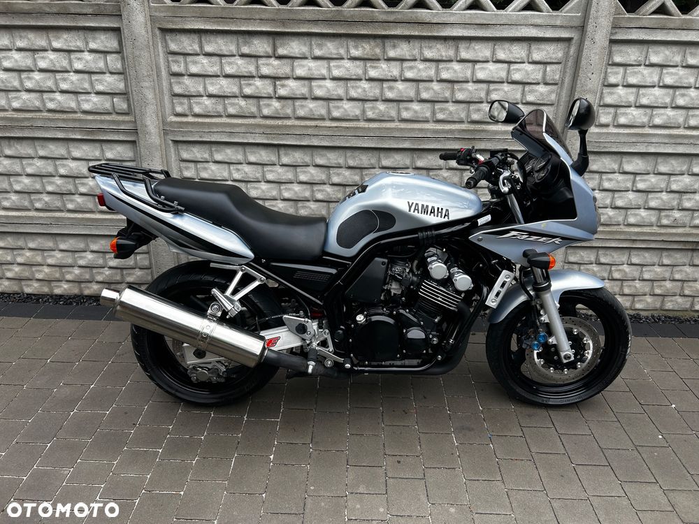 Yamaha FZS - 2