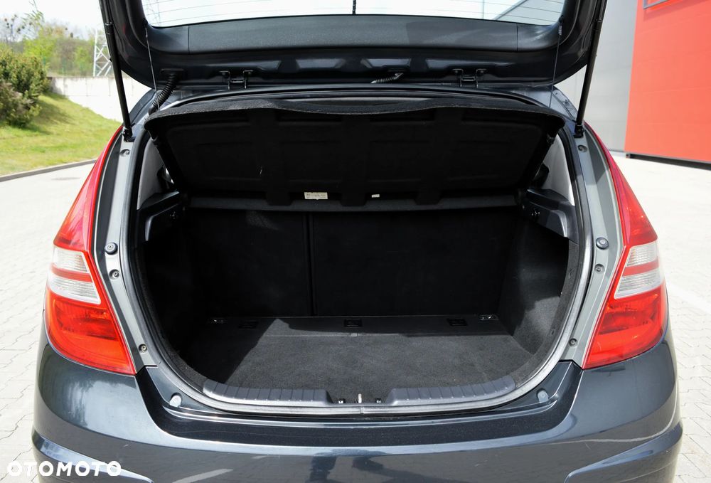 Hyundai i30 1.4 Classic + - 31