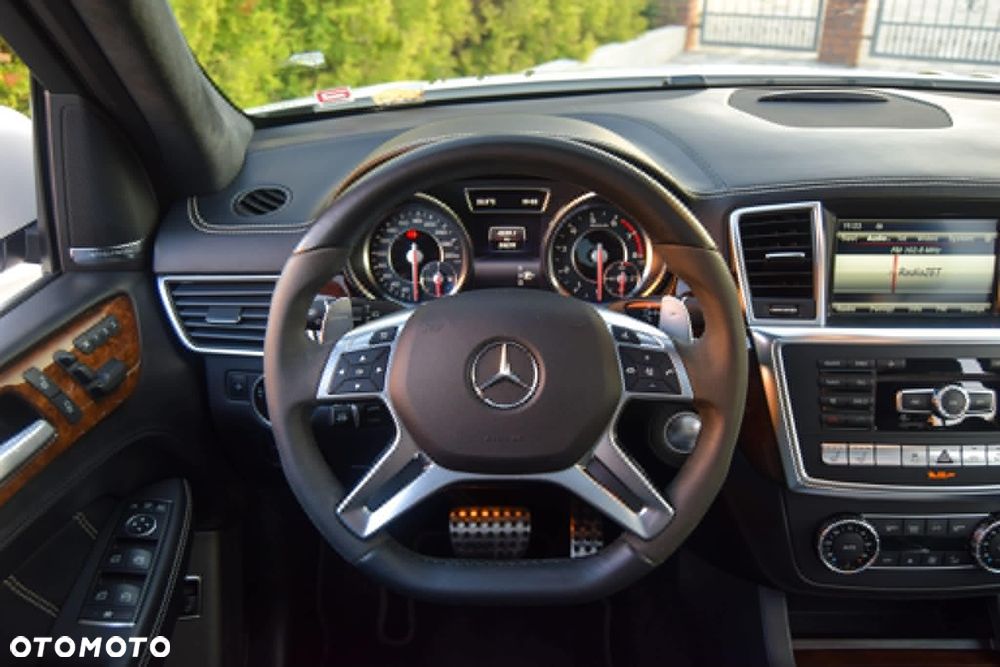 Mercedes-Benz ML - 14