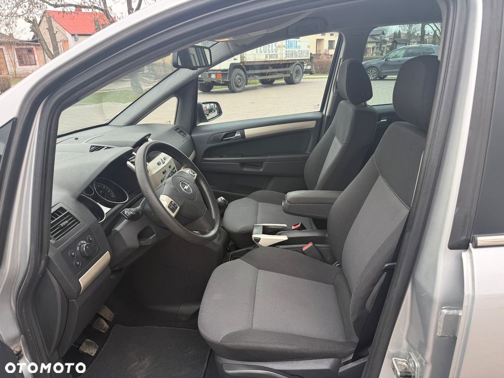 Opel Zafira 1.8 Family - 11