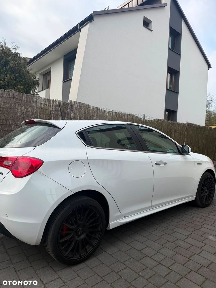 Alfa Romeo Giulietta 1.6 JTDM - 9
