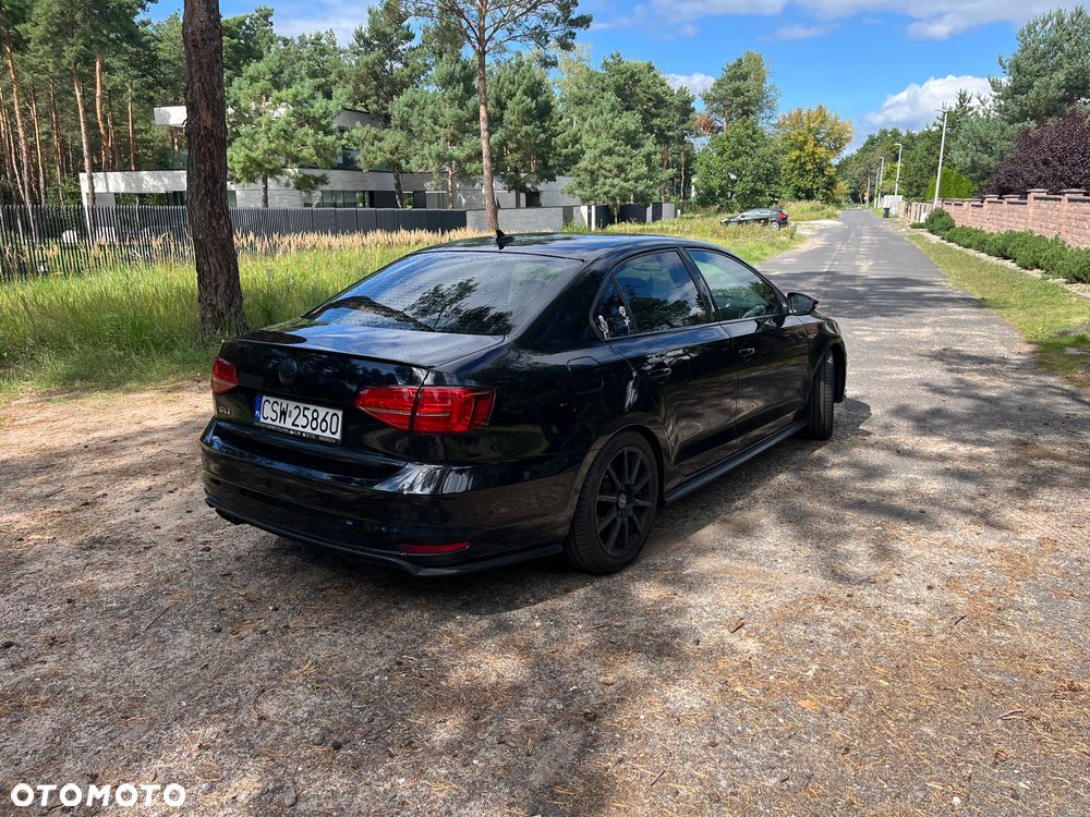 Volkswagen Jetta - 7