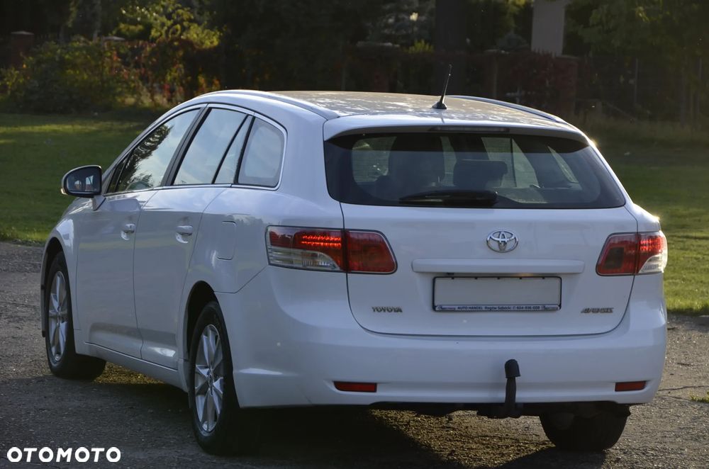 Toyota Avensis 2.0 D-4D Premium - 16