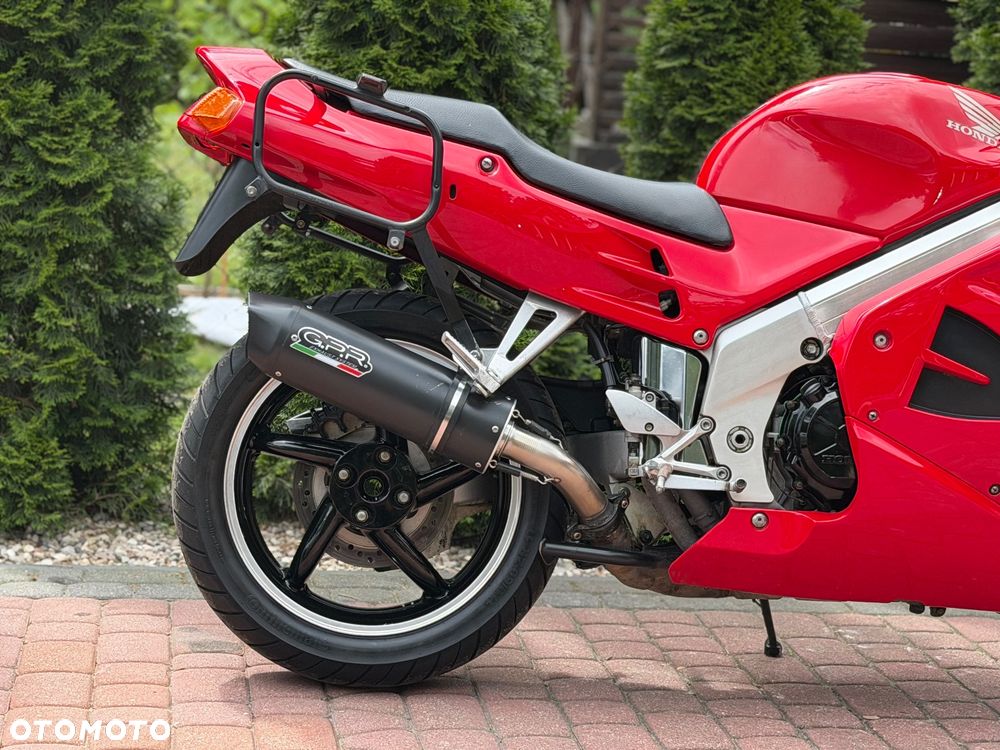 Honda VFR - 9