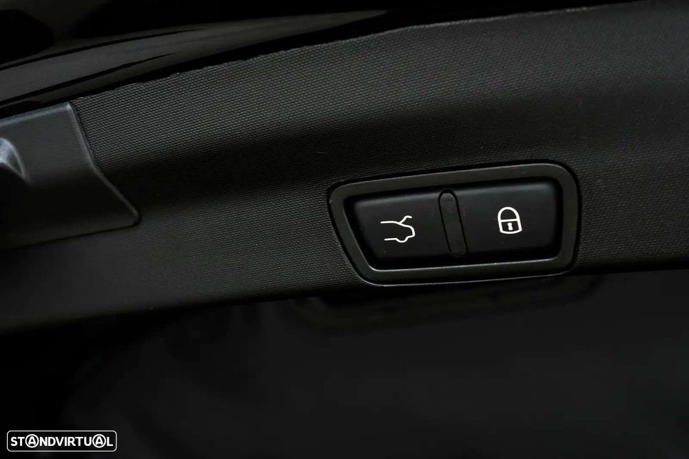 Alfa Romeo Stelvio - 11