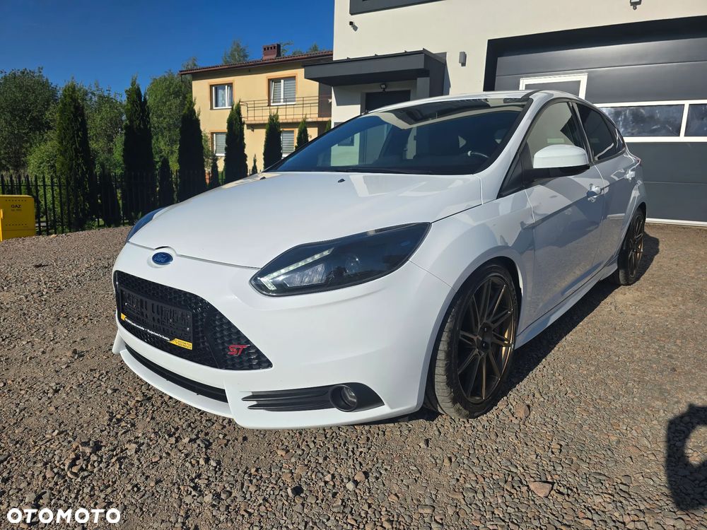 Ford Focus 2.0 EcoBoost ST mit Leder-Exclusiv-Paket - 2