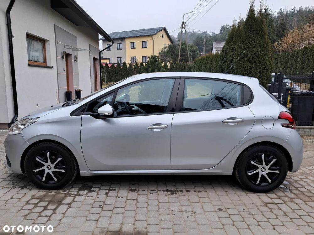 Peugeot 208 PureTech 82 Style - 4
