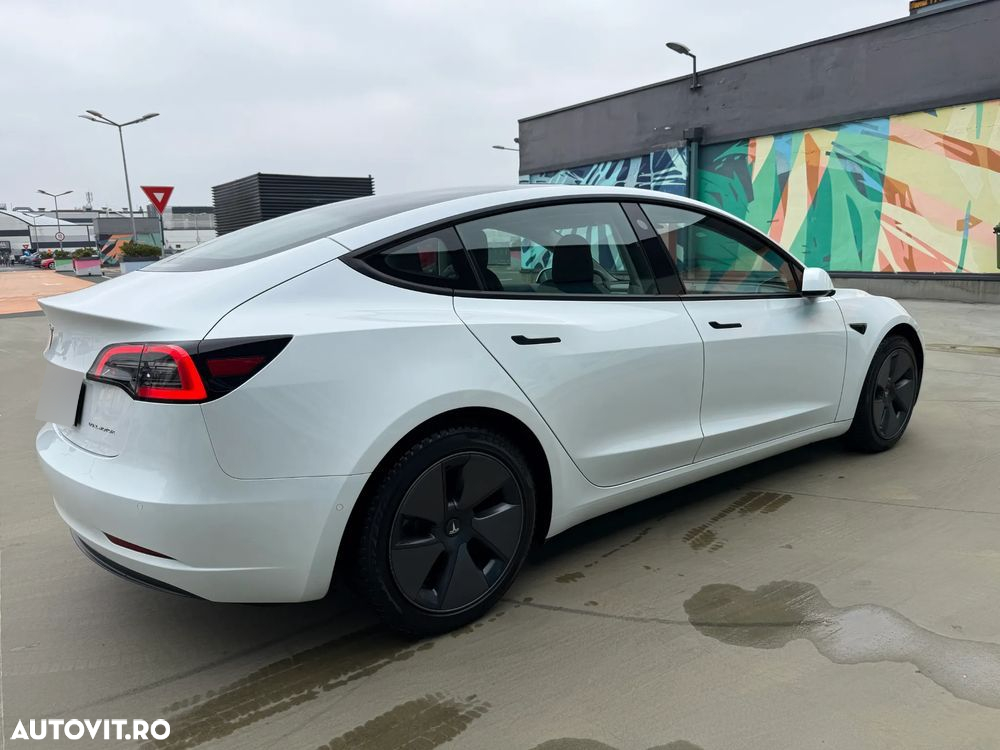 Tesla Model 3 Long Range - 5