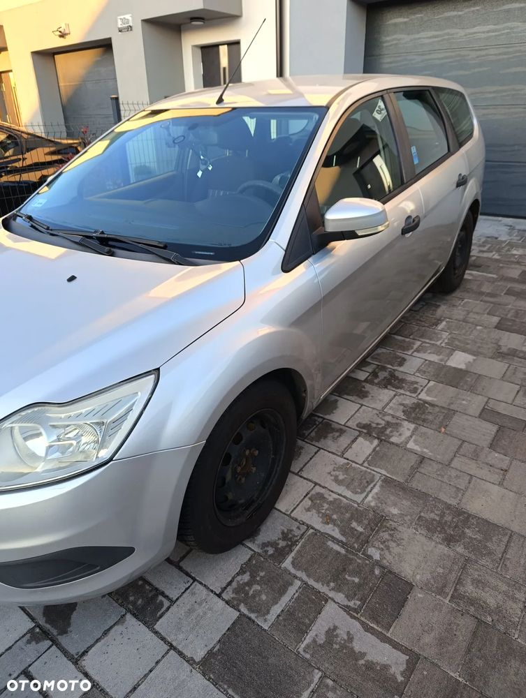 Ford Focus 1.6 TDCi Ambiente - 8