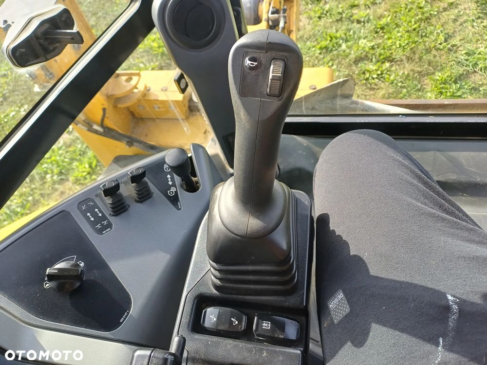 Caterpillar 432 - 17