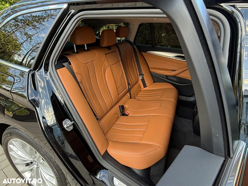 BMW Seria 5 520i Aut. Luxury Line - 9