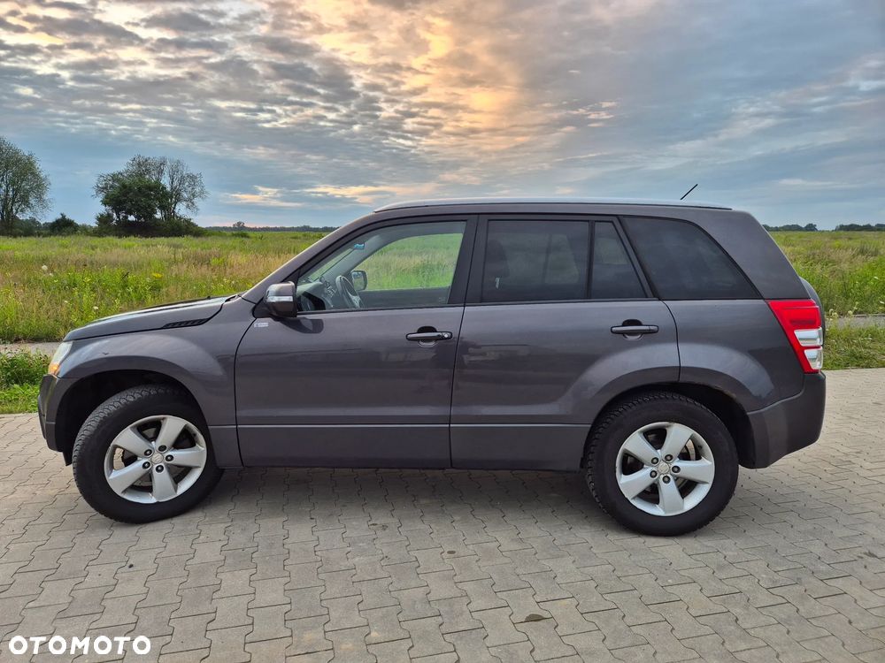 Suzuki Grand Vitara 2.4 De Luxe EU5 - 5