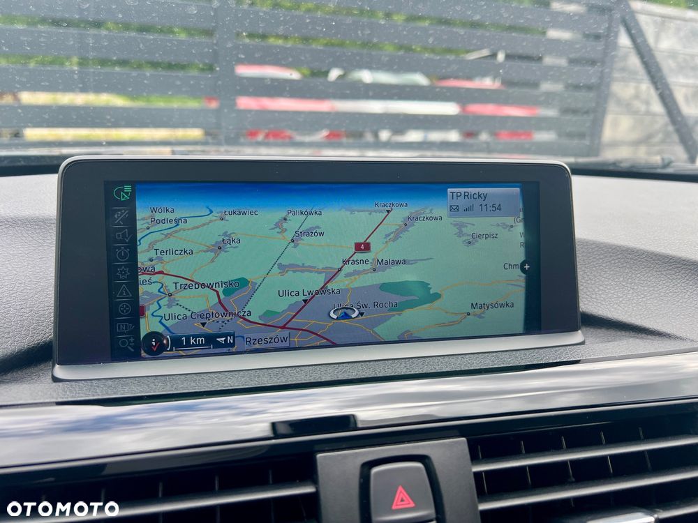 BMW Seria 3 318d xDrive Sport Line - 22