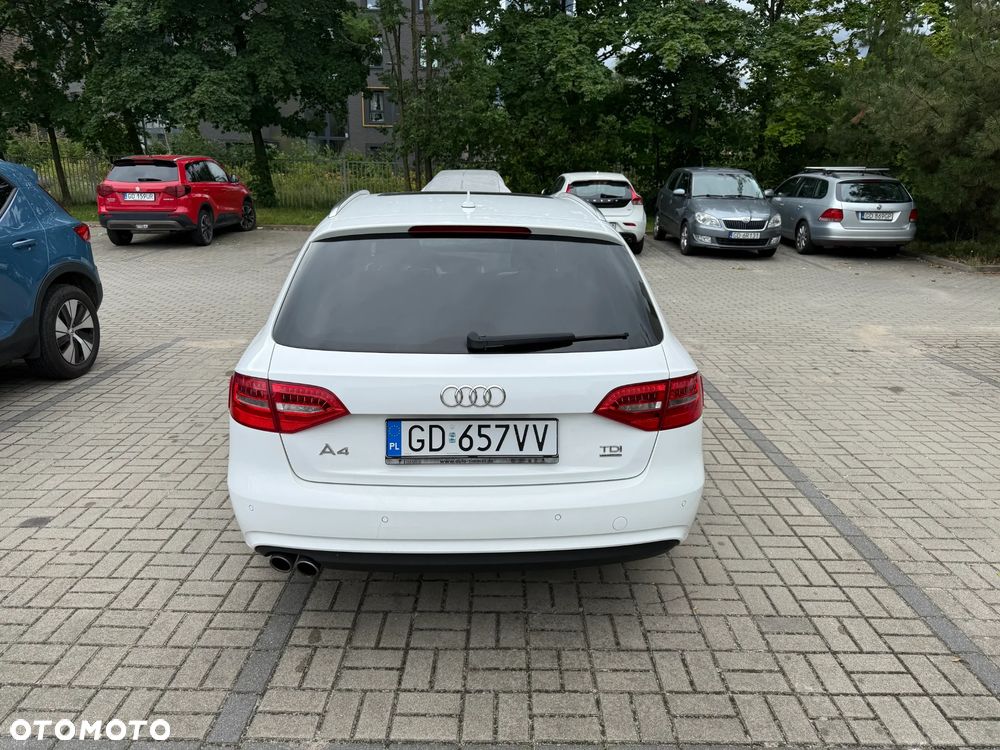 Audi A4 Avant 2.0 TDI DPF quattro S tronic Attraction - 4