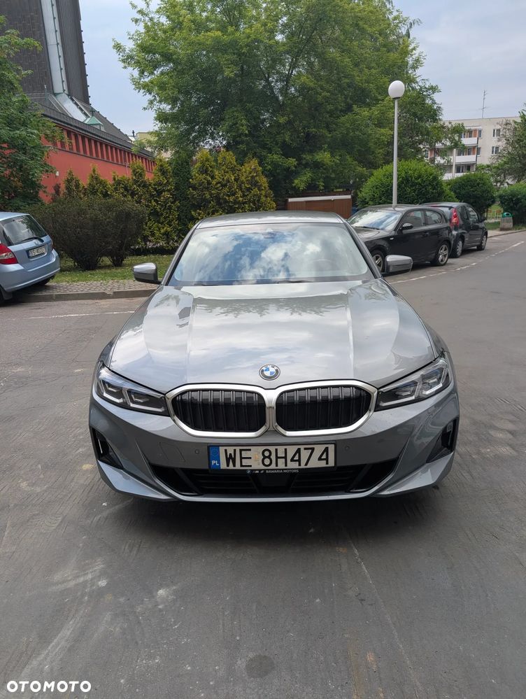 BMW Seria 3 330i xDrive - 5