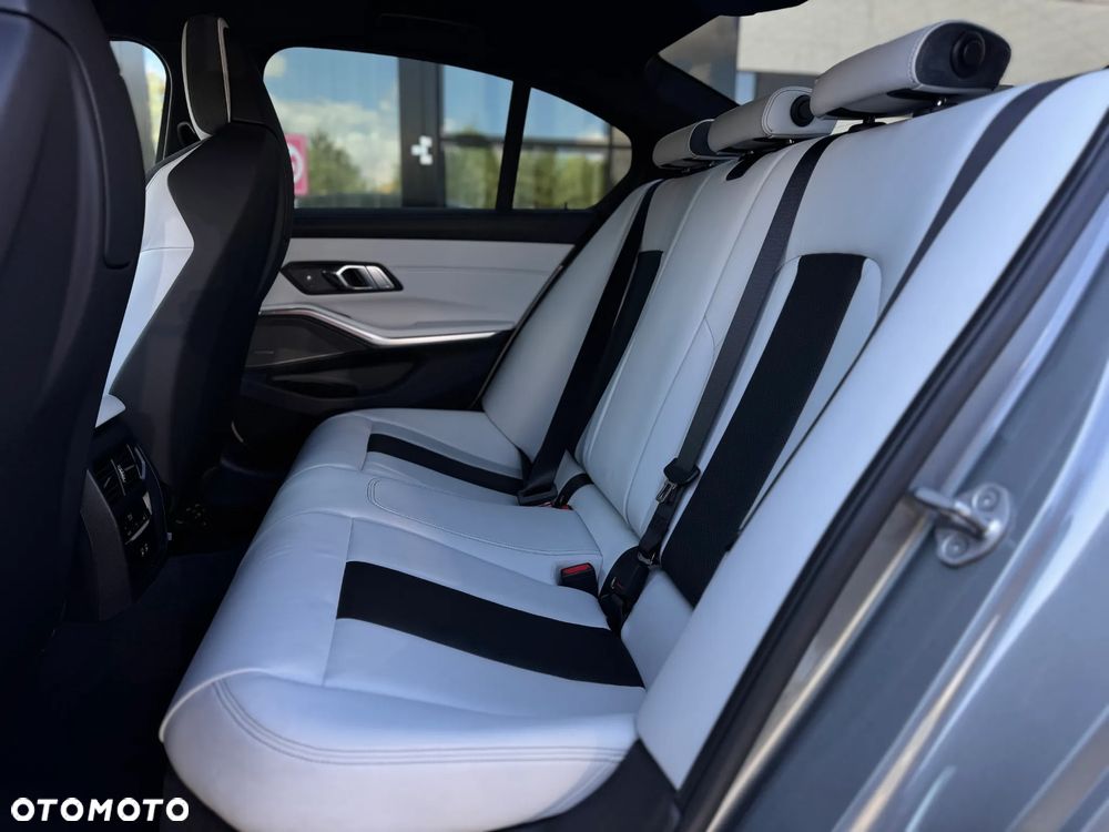 BMW M3 Competition xDrive sport - 27