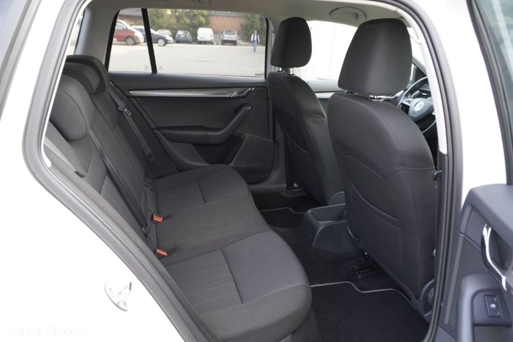 Skoda Octavia 1.5 TSI ACT DSG Clever - 8