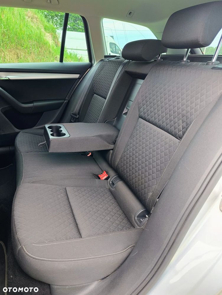 Skoda Octavia 1.6 TDI Edition DSG - 19