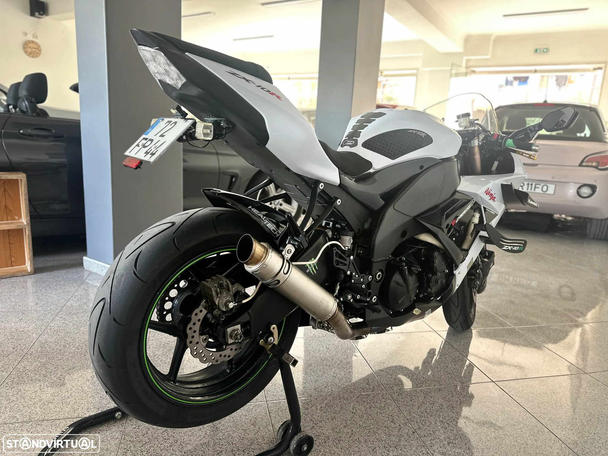 Kawasaki Ninja ZX-10R - 8