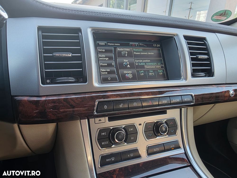 Jaguar XF 2.2D Premium Luxury - 19