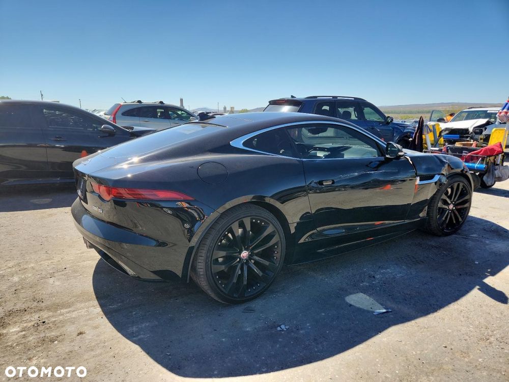 Jaguar F-Type - 4