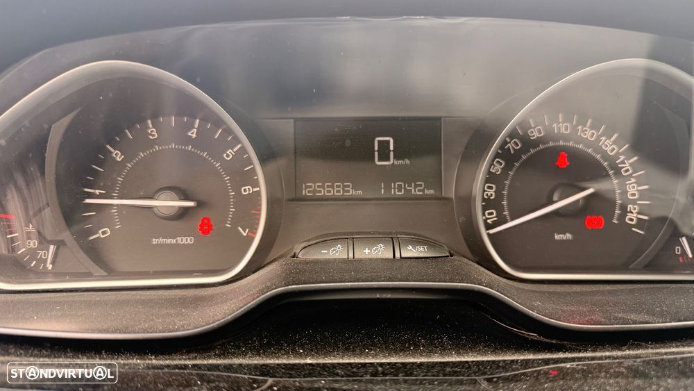 Peugeot 208 1.2 PureTech Style - 13
