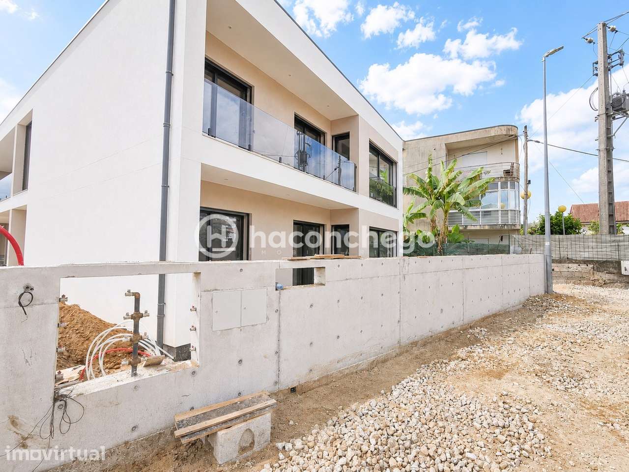 Apartamento T2 com logradouro e garagem Galegos Santa Maria Barcelos - Grande imagem: 4/26