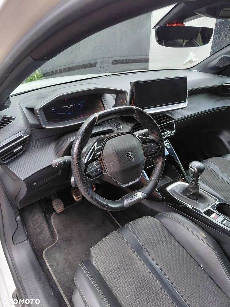 Peugeot 208 PureTech 100 GT - 10
