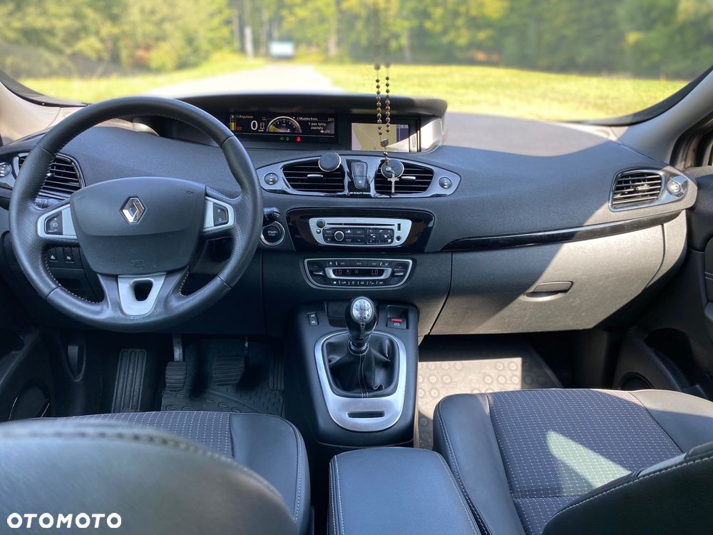 Renault Grand Scenic - 10