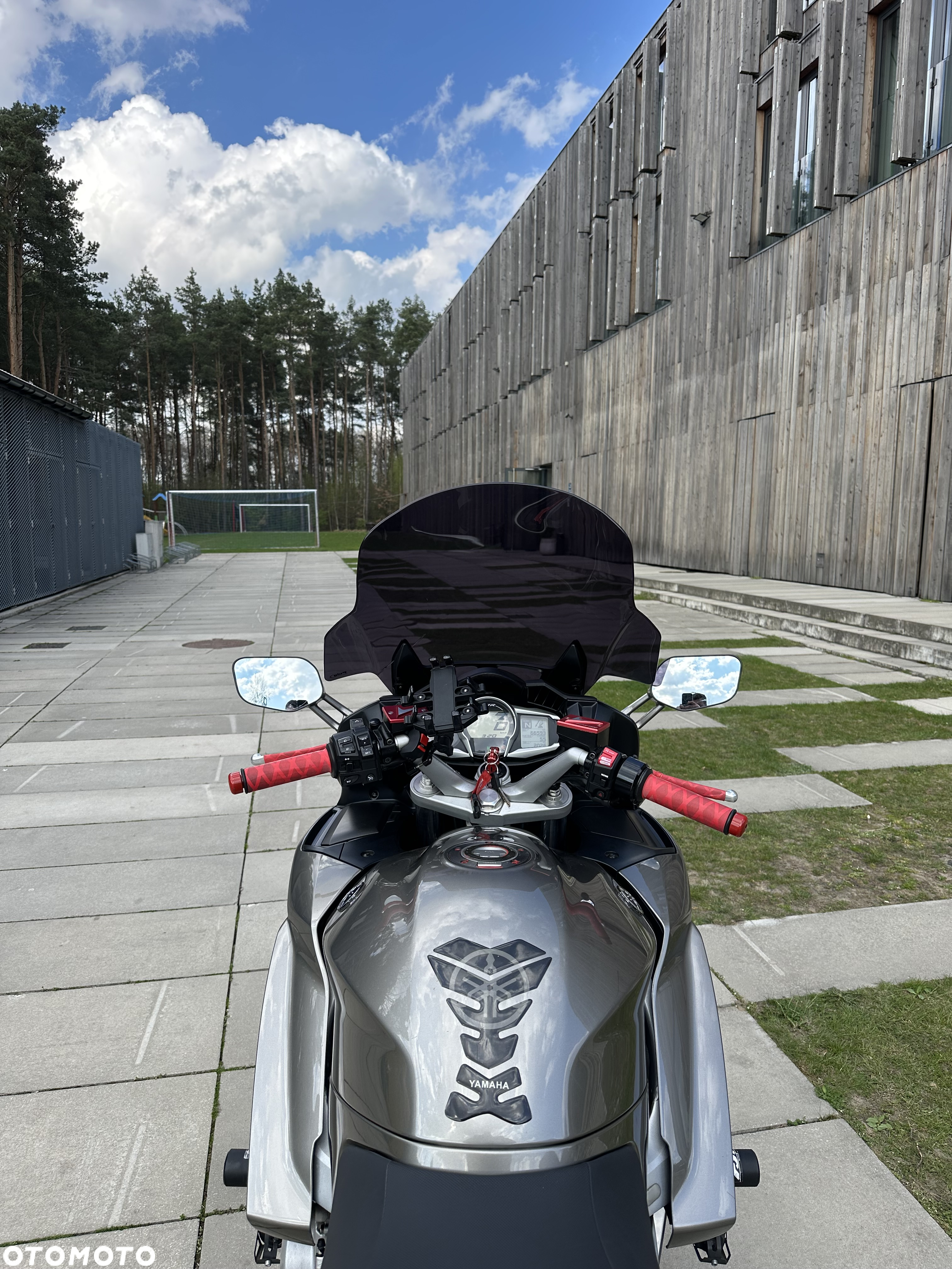 Yamaha FJR - 13