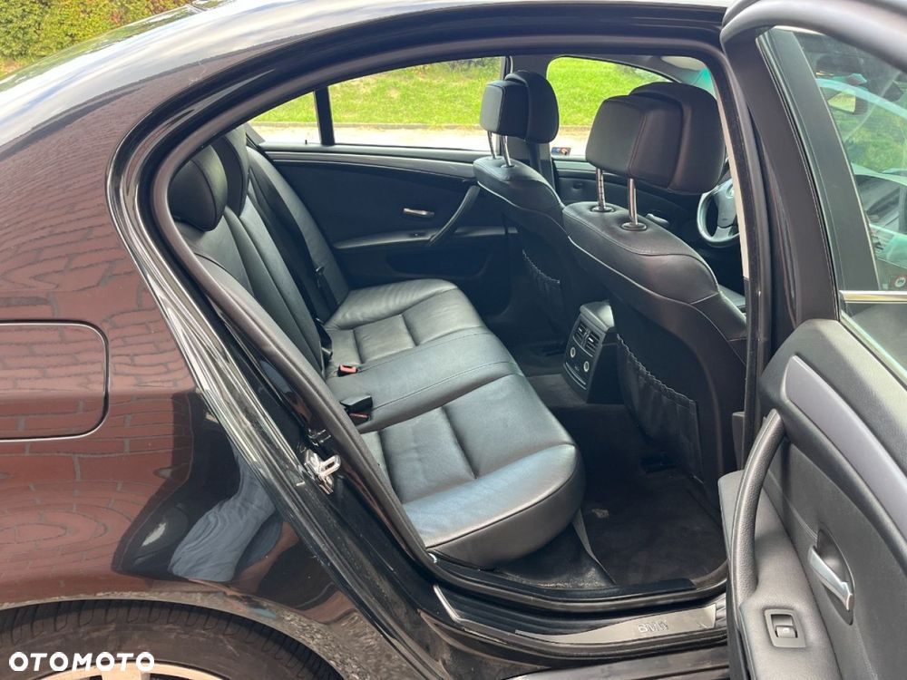 BMW Seria 5 520d - 25