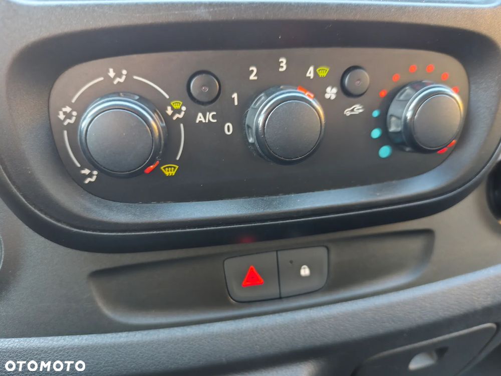 Renault Trafic - 19