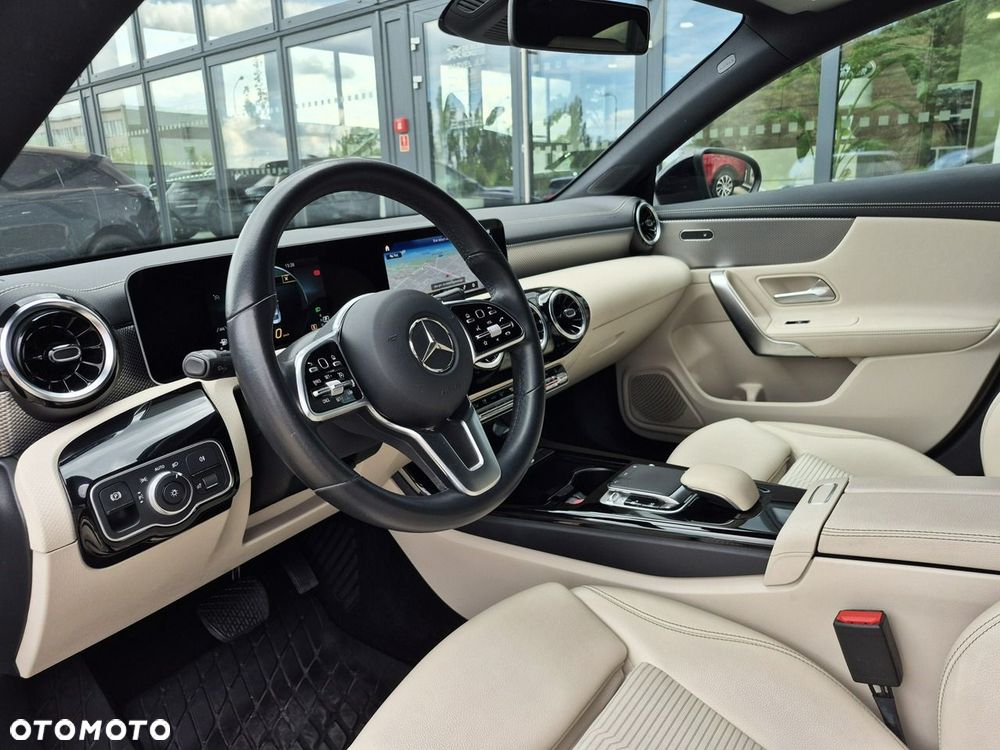 Mercedes-Benz CLA 200 7G-DCT Edition Progressive Line - 21