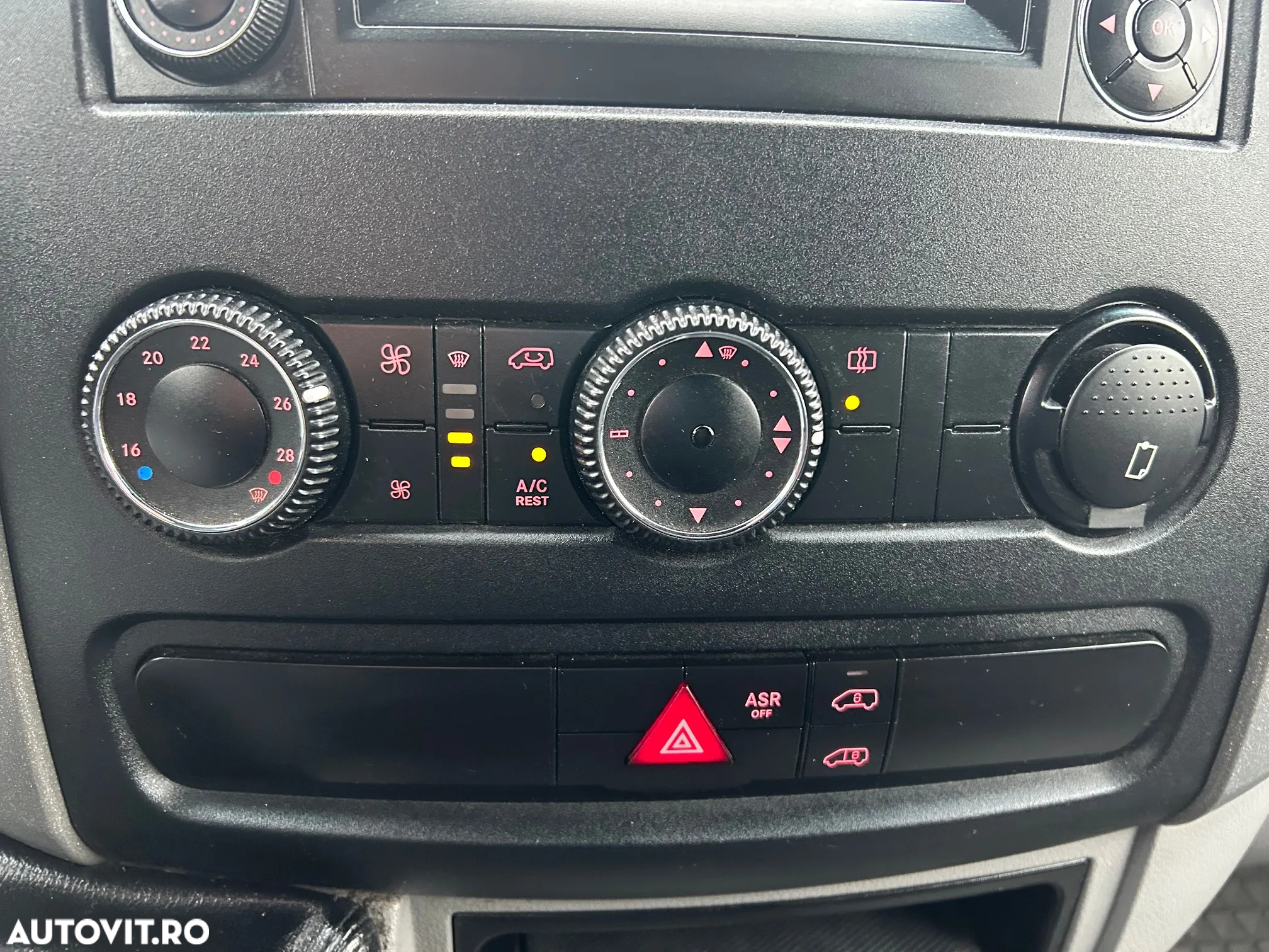 Volkswagen Crafter - 12