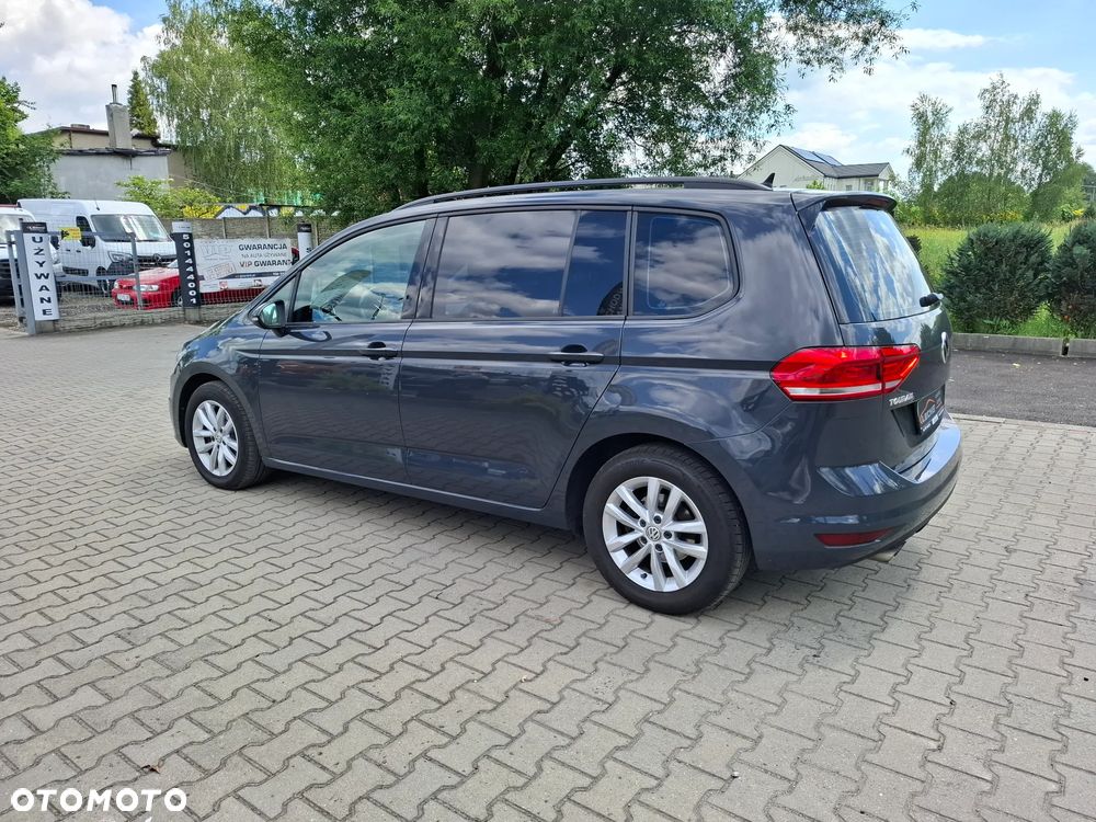 Volkswagen Touran - 30