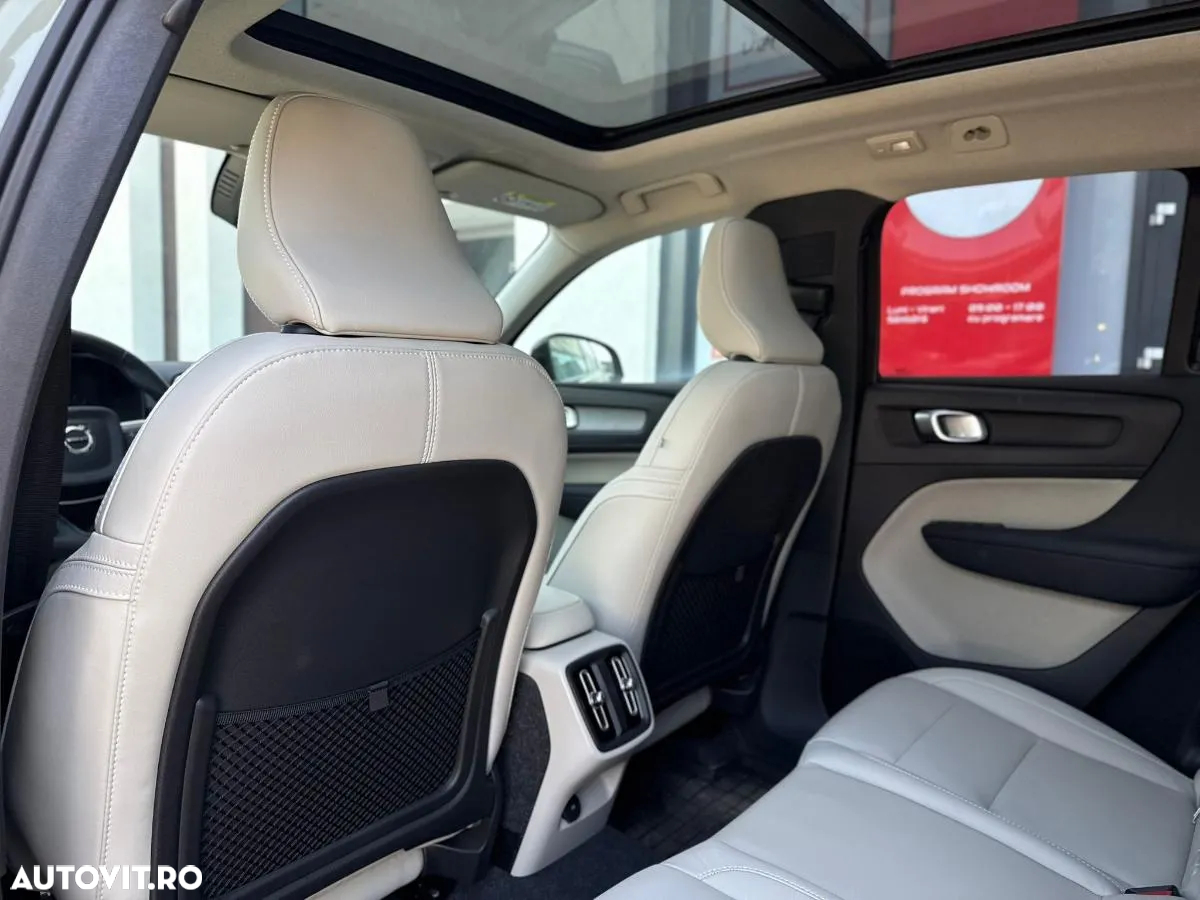 Volvo XC 40 B4 AT8 Mild Hybrid Momentum Pro - 20